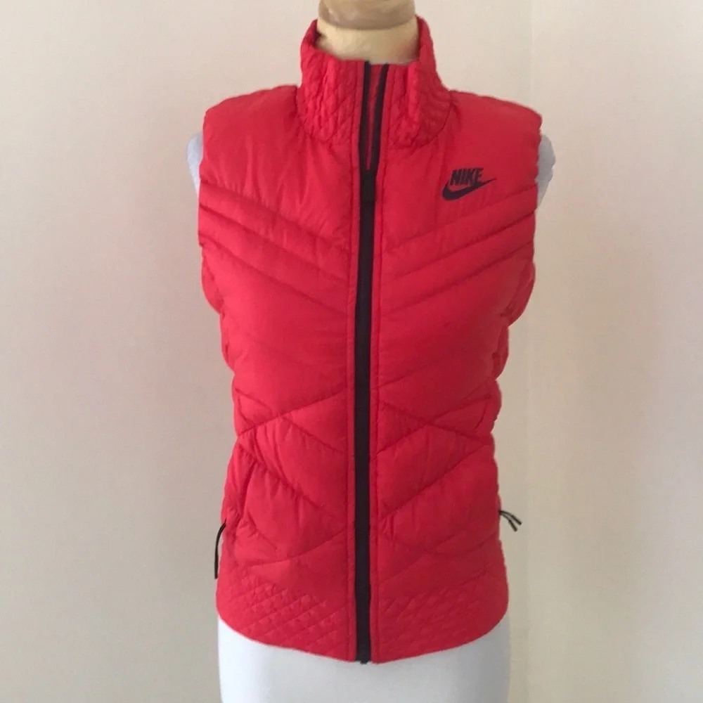 NWT! NIKE Size XS red quilted zippered vest